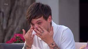 Pin By Helo On Memes One Direction Louis Tomlinsom Louis Tomlinson Louis Tomilson