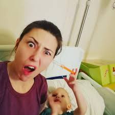 Samuel robi mi zatrzyki 😂 Dobrze, ze w tym wszystkim lepiej sobie już  radzi na początku, gdzie leżał tylko i sie nie odzywał calymi dniami.  Myślałam, że już zawsze będzie taki smutny