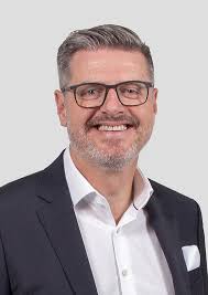 Finnova verstärkt Geschäftsleitung mit Olaf Romer und ernennt Daniel  Bernasconi zum CTO