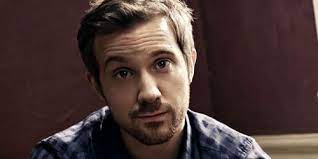 Deux ans auparavant, ludwig interprétait mimi siku dans u. Sam Huntington Famousfix Com