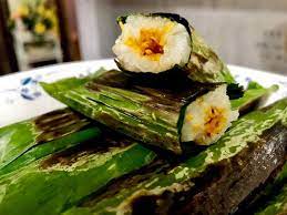 Campuran ini dimasak sehingga kering dan disumbat sebagai inti dalam pulut yang berbentuk batang. Resepi Pulut Panggang Best Dengan Dua Jenis Inti Kami Beri