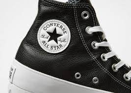 Der offizielle converse shop deutschland bietet die komplette converse sneakers und kleidungskollektion. Converse Chuck Taylor All Star High Lugged Damen Schwarz Jd Sports