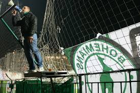 Current news, match results, information about players, entrance tickets for home matches and much more. Mit Grunem Kanguru Auf Der Brust Die Kiffenden Ultras Von Bohemians Prag