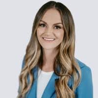 Stephanie Anton's Instagram, Twitter & Facebook