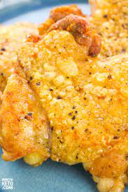 Here are 10 keto recipes with chicken thighs, boneless and skinless for you to enjoy. Cracklin Keto Chicken Thigh Recipe How 2 Do Keto
