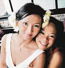 Chen Xi graduates from master's programme in London