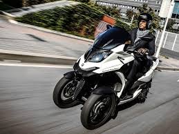 3 Et 4 Roues Quadro Une Rentree Dynamique Scooter Scooter 3 Roues Roue