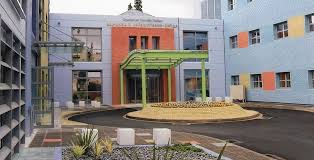 Δείτε εδώ το άρθρο του διευθυντή της εστίας μανώλη κοττάκη, ο οποίος περιγράφει την εμπειρία που έζησε κατά την τετράωρη ξενάγησή του στην ογκολογική μονάδα «ελπιδα» του νοσοκομείου. Erga Ths T Kilimh Sthn Omp M Bardinogiannh Elpida Healthweb Gr