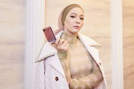 Yusof is the cofounder of fashionvalet, a fashion site that carries asia's leading designer labels. Vivy Yusof Has A Message To Tomorrow S Entrepreneurs