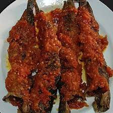 Feel the tasty smooth catfish grilled with homestyle basting. Ikan Lele Goreng Balado Isi 5 S Khusus Jabodetabek Shopee Indonesia