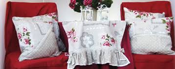 Consegne in 48h e pagamento sicuro. Cuscini Arredo 3 Fantastici Stili Con Modelli Esclusivi Per La Primavera 2020