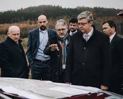 Karel havlíček se narodil v říjnu 1821 v borové nedaleko německého brodu. Ministr Prumyslu A Obchodu Karel Havlicek Navstivil Byvalou Vysypku Kde Se Pracuje Na Vystavbe Vyvojoveho Centra Spolecnosti Bmw Group