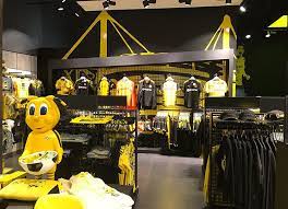 Bvb fanshop in berlin, reviews by real people. Bvb Fanshop Centro Oberhausen Neon Wertz Gmbh