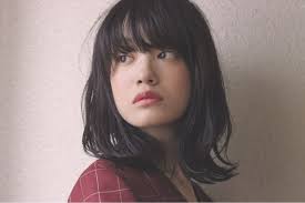 ナチュラルさんに似合う髪形 黒髪ミディアムヘアスタイル集 キナリノ