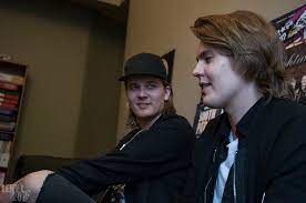 Escnorge har tatt en liten prat med niko moilanen, vokalist, og joel hokka, vokalist og gitarist i blind channel etter seieren deres i lørdagens umk. Interview With Blind Channel The Guitarists Are The Ones Who Make The Stories Musicalypse Archive Tuonela Magazine