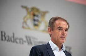 Fried chicken with pumpkin and brussels sprouts. Fuhrungswechsel Bei Bosch Wer Nachfolger Von Bosch Chef Volkmar Denner Werden Konnte Wirtschaft Stuttgarter Nachrichten