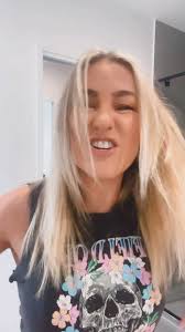 GRWM.. , Get Ready With Me… and Me! , For my gig today at @wallabyhotel in  Mudgereeeba with @hayleyjensen 🙌🏻, Doors are at 3pm, and it’s FREE  ENTRY!, Hope to see you there! #GRWM #Silly #Fun