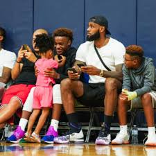 13 6k Likes 52 Comments Team James Family Teamjamesfamily On Instagram Jamesgang C Lebron James Family Lebron James Jr Lebron James And Wife