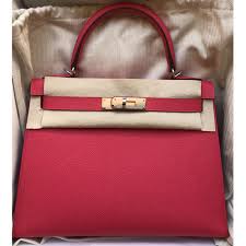 The giant h logo is its most identifying feature. Hermes Kelly 25 Sellier Rose Extreme Epsom Palladium Hardware D Vendome Monte Carlo