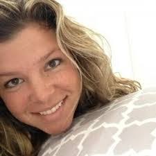 Lindsey Oakes's Instagram, Twitter & Facebook