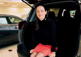 La búsqueda debe tener entre 1 y 80 caracteres. Amanda Osmer Is Reshaping How Cars Are Sold A Girls Guide To Cars What Drives Her