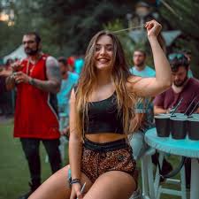 Mp3 indir :bedava müzik indir. Elanur Bela