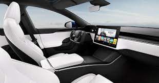 That kind of steering wheel isn't legal even if tesla wanted to use it, which i'm sure they wouldn't. Tesla Model S Refresh Features Radical Steering Yoke 520 Mile Range Roadshow