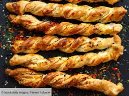 5 Recettes De Feuilletes Faciles Et Rapides Pour L Apero Recette Feuillete Recette Apero Dinatoire Facile Recettes De Cuisine