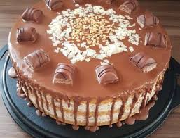 Hallo, ich hab ein video auf facebook gesehen und dort wurde ein kinder bueno art kuchen gemacht. Bueno Torte All Rezepte