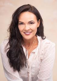 Lea Rucker's Instagram, Twitter & Facebook