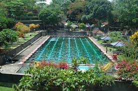 Penyuka wisata air, kunjungi 8 kolam renang di jombang ini. Taman Narmada Taman Paling Favorit Di Lombok Kabupaten Lombok Barat