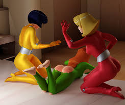 Totally spies spanking