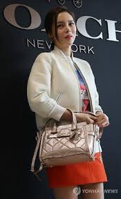 합의 하려고 노력했지만 결렬돼 이혼 소송을 하게 됐다고 밝혔다. ë°°ìš° ë°•ì‹œì—° ì˜› ê´'ê³ ì£¼ì— 4ì²œë§Œì› ì†ë°°ì†Œì†¡ ìŠ¹ì†Œ ì—°í•©ë‰´ìŠ¤