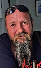 Yo anyone seen kerry? (Terry with the k) I think last I heard from him Was  at dingo beach a week ago. He lost his phone.