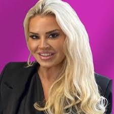 Claudine Hope's Instagram, Twitter & Facebook