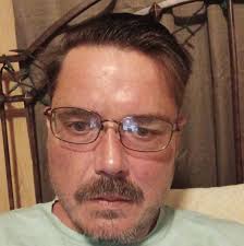 Which is better, Pizza Hut or Domino's pizza?