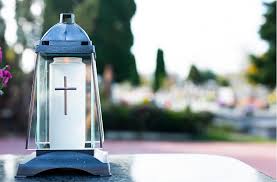 An dem tag sollen menschen trost finden, die im abgelaufenen. Totensonntag Was Bedeutet Der Evangelische Feiertag Wissen Stuttgarter Zeitung