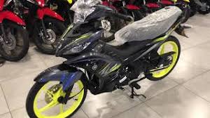 Ở phiên bản mới, hãng xe nhật bản bán ra 135lc 2021 với 4 màu lựa chọn, gồm 3 màu tiêu chuẩn yamaha blue, fiery red, metallic cyanm và một màu vàng đặc biệt stealth gold. 2019 Yamaha 135lc Rm6 868 Blue Yamaha New Yamaha Motorcycles Yamaha Kuala Lumpur Imotorbike My