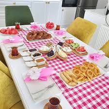 New The 10 Best Home Decor Today With Pictures Sevgili Renkli Sunumlar27 Bu Guzel Sunumu Icimi Acti Runner Ve Pecete Halkala Leziz Yemek Yemek Kirlent