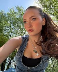 Alyssa Mckay's Instagram, Twitter & Facebook