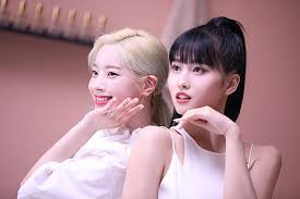 It's where your interests connect you the latest media tweets from momo pics 🍑 #moreandmore (@hiraimomopics). Hd Wallpaper Twice Twice Momo Twice Dahyun K Pop Asian Korean Women Wallpaper Flare