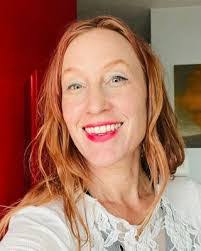 Lori Flowers's Instagram, Twitter & Facebook