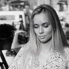 Olga Hubbard's Instagram, Twitter & Facebook