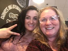 Lauren Hoffmaster's Instagram, Twitter & Facebook