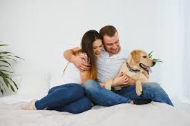 Por qué cada vez más parejas prefieren tener perros o gatos en lugar de  hijos? | Familia & co