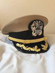 U S Navy Senior Officer Combination Cover In Khaki Worn By Commanders And Captains Navy And Coa Department Of The Navy Military Insignia Coast Guard Officer