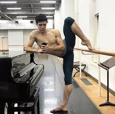 Protagonista accanto all'étoile roberto bolle sarà la principal dell'american ballet theatre misty copeland che debutta al teatro alla scala. Roberto Bolle Foto Io Donna