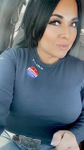 Audra Ellis's Instagram, Twitter & Facebook