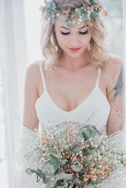 Boudoir Mit Schleierkraut Brautfrisuren Schleierkraut Schleier Schleierkraut