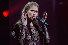Dans quatre mariages pour une lune de miel sur tf1, l'ambiance était à la fête mais également à l'émotion lorsque la mariée a fait son discours. Celine Dion S Interrompt En Plein Concert Pour Une Demande En Mariage